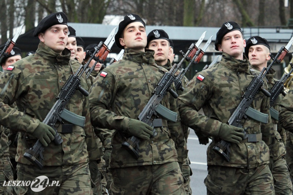 Przysięga żołnierzy dobrowolnej służby w Lesznie