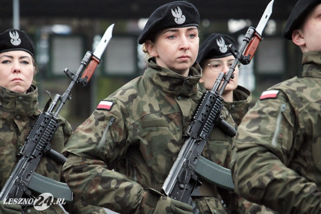 Przysięga żołnierzy dobrowolnej służby w Lesznie