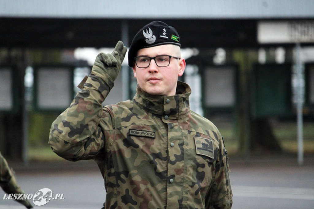 Przysięga żołnierzy dobrowolnej służby w Lesznie