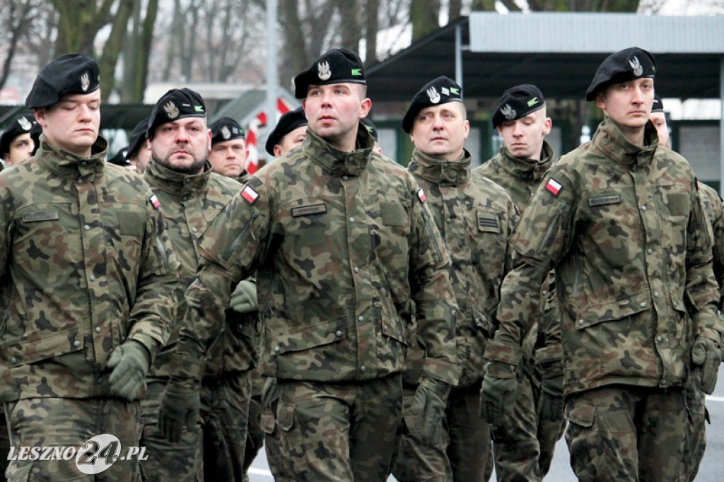 Przysięga żołnierzy dobrowolnej służby w Lesznie
