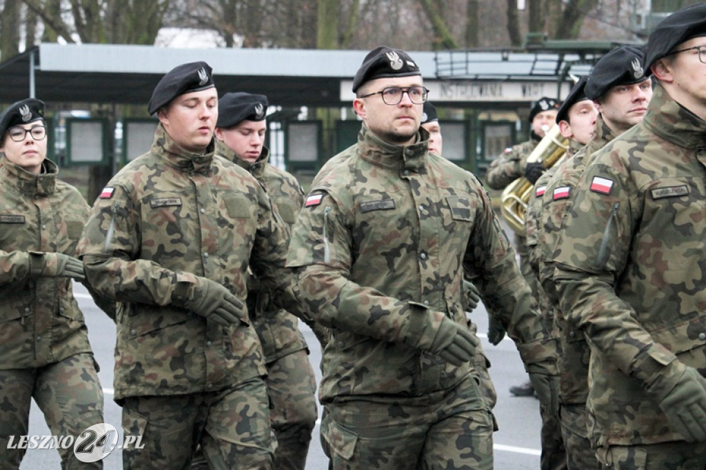 Przysięga żołnierzy dobrowolnej służby w Lesznie