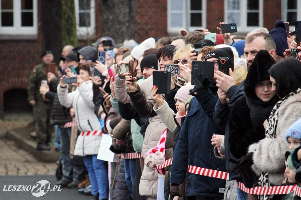 Przysięga żołnierzy dobrowolnej służby w Lesznie
