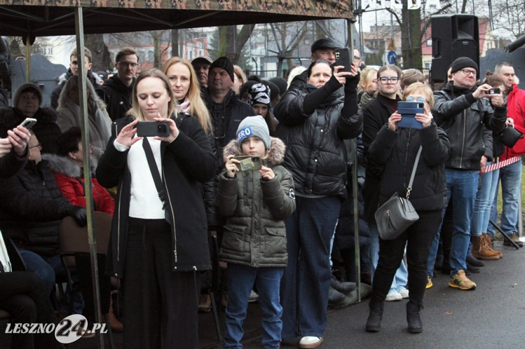 Przysięga żołnierzy dobrowolnej służby w Lesznie