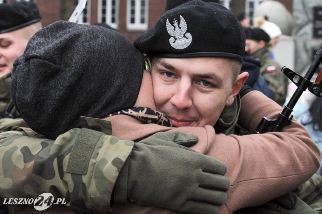 Przysięga żołnierzy dobrowolnej służby w Lesznie