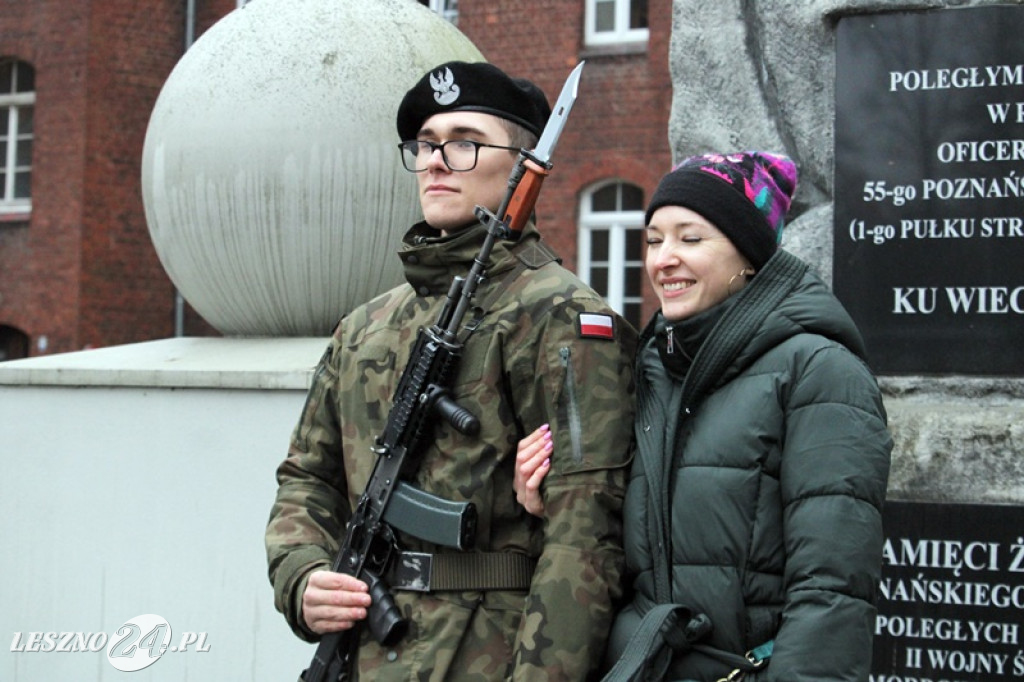 Przysięga żołnierzy dobrowolnej służby w Lesznie