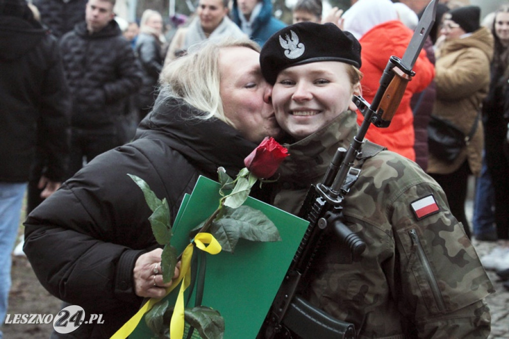 Przysięga żołnierzy dobrowolnej służby w Lesznie