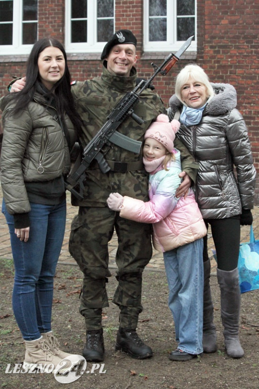 Przysięga żołnierzy dobrowolnej służby w Lesznie