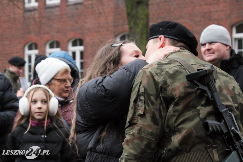 Przysięga żołnierzy dobrowolnej służby w Lesznie