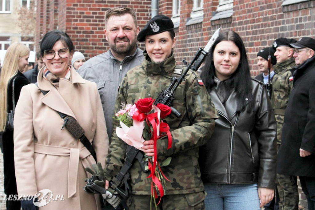 Przysięga żołnierzy dobrowolnej służby w Lesznie