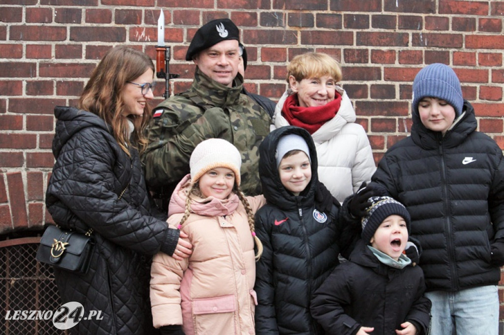 Przysięga żołnierzy dobrowolnej służby w Lesznie