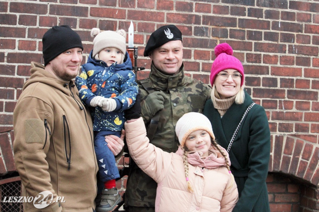 Przysięga żołnierzy dobrowolnej służby w Lesznie