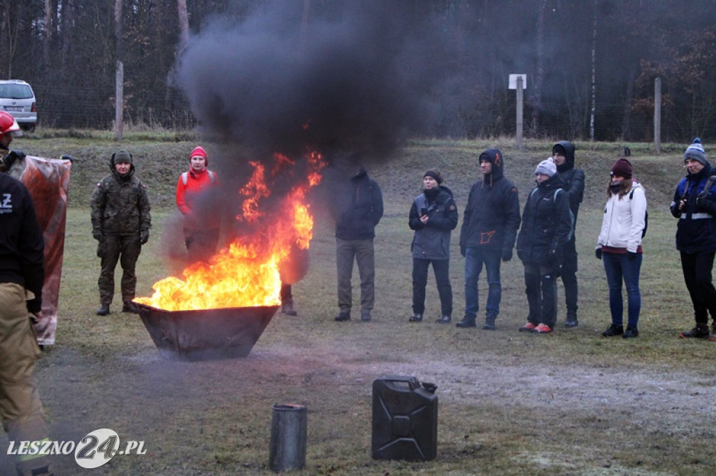 Żołnierze szkolili cywilów na strzelnicy w Wyciążkowie