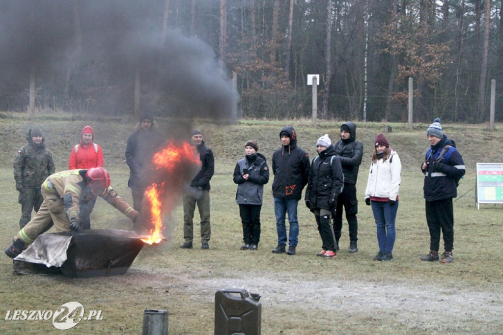 Żołnierze szkolili cywilów na strzelnicy w Wyciążkowie