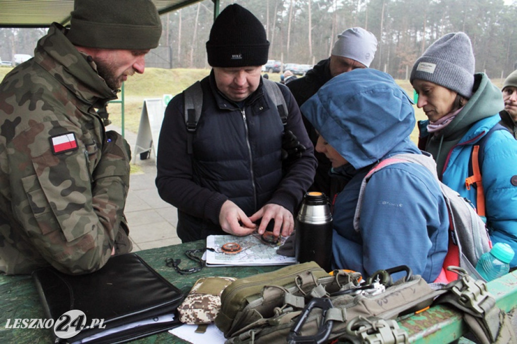 Żołnierze szkolili cywilów na strzelnicy w Wyciążkowie