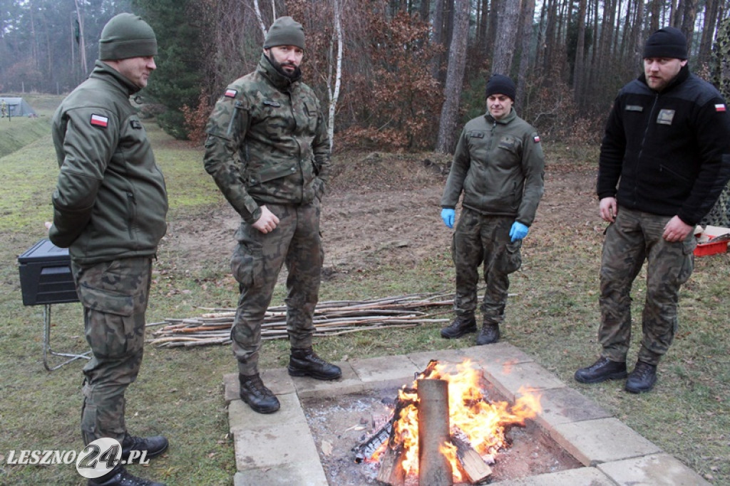 Żołnierze szkolili cywilów na strzelnicy w Wyciążkowie