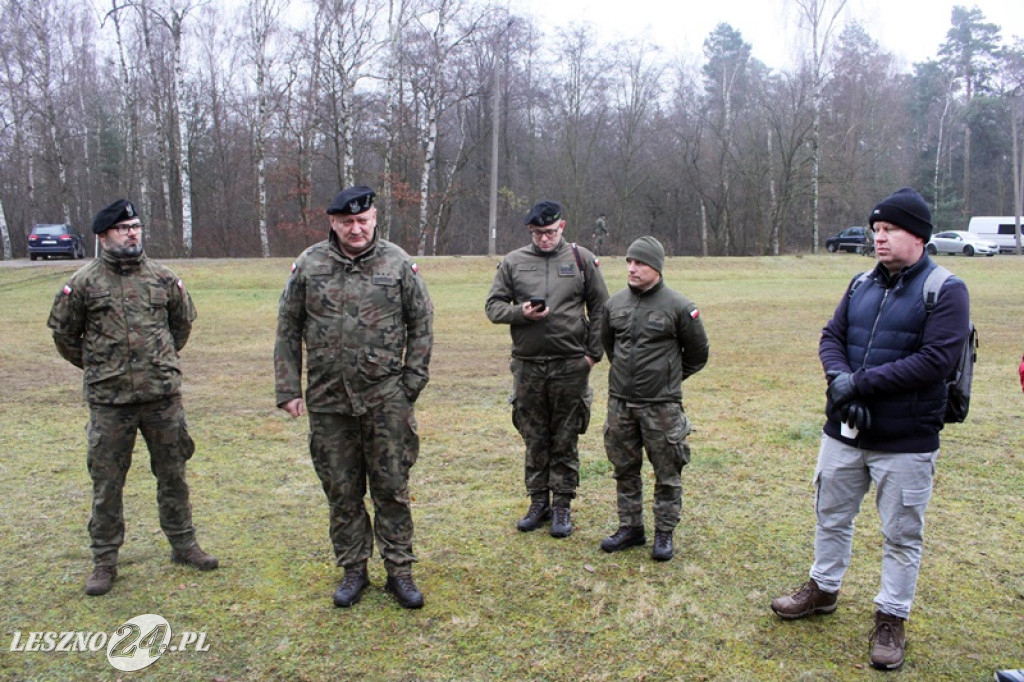 Żołnierze szkolili cywilów na strzelnicy w Wyciążkowie