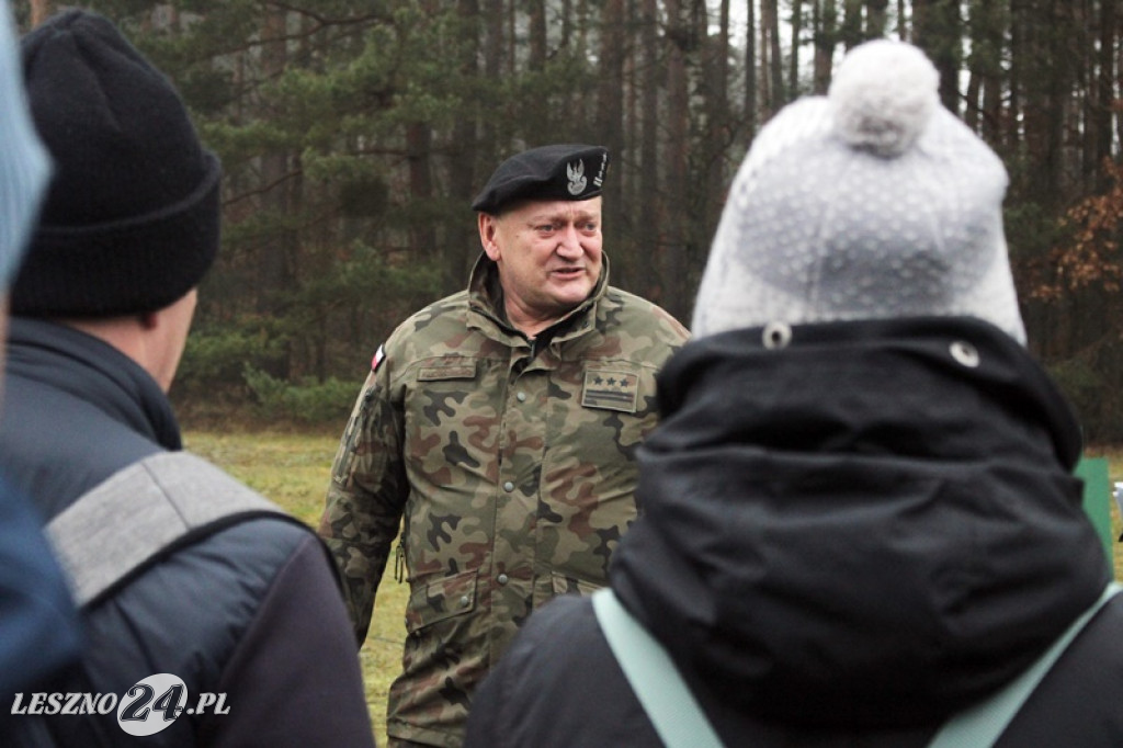 Żołnierze szkolili cywilów na strzelnicy w Wyciążkowie