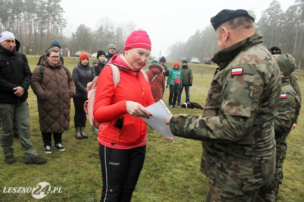 Żołnierze szkolili cywilów na strzelnicy w Wyciążkowie