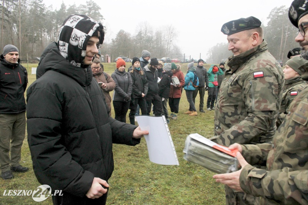 Żołnierze szkolili cywilów na strzelnicy w Wyciążkowie