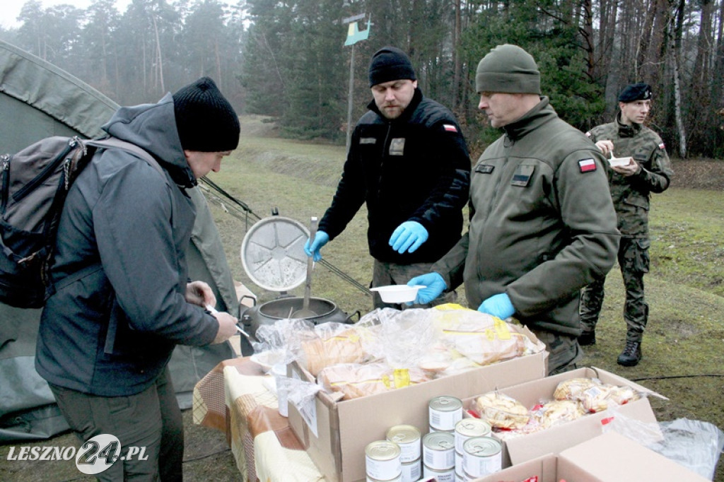Żołnierze szkolili cywilów na strzelnicy w Wyciążkowie