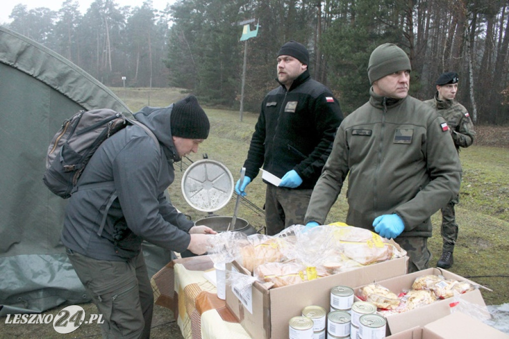 Żołnierze szkolili cywilów na strzelnicy w Wyciążkowie