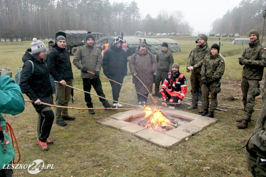 Żołnierze szkolili cywilów na strzelnicy w Wyciążkowie
