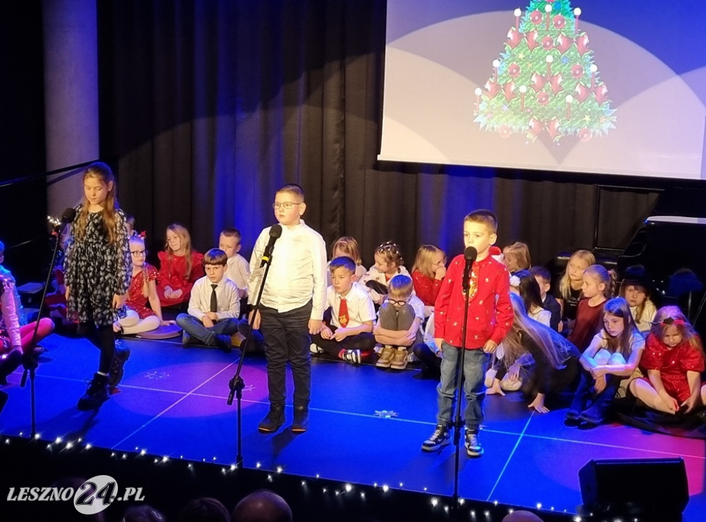 Koncert uczniów Szkoły Podstawowej nr 12 w Lesznie