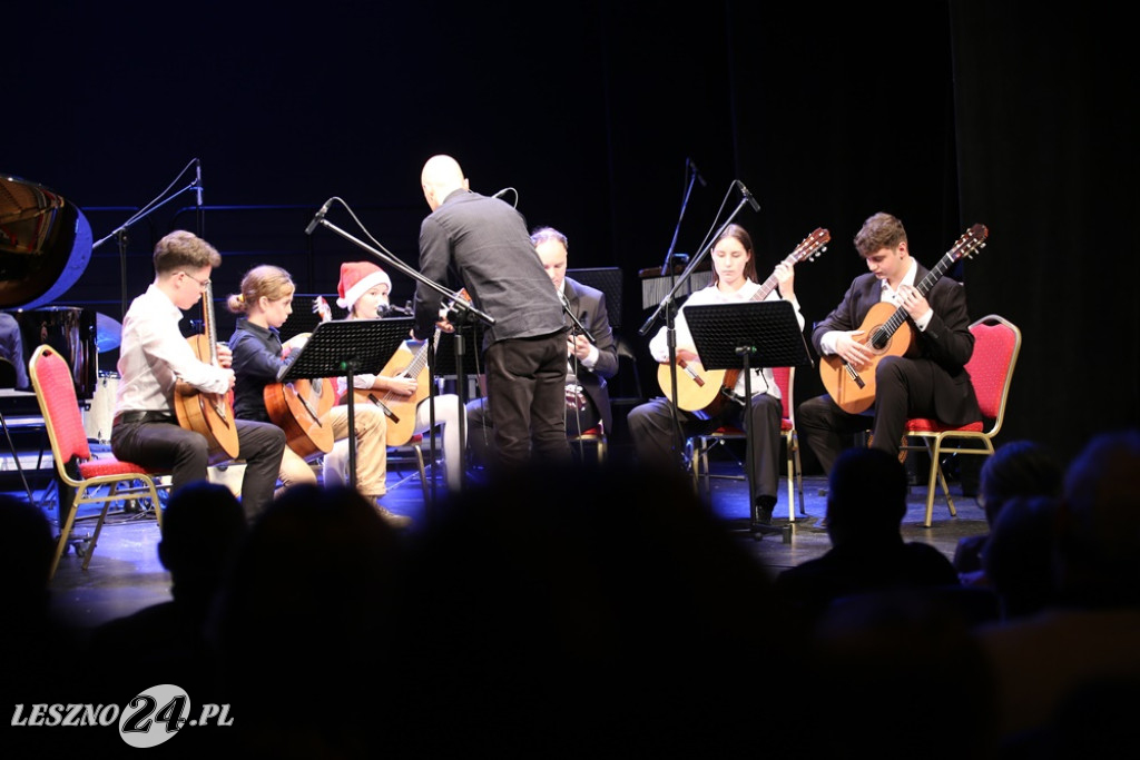 Koncert Świąteczmy PSM I i II stopnia w Lesznie