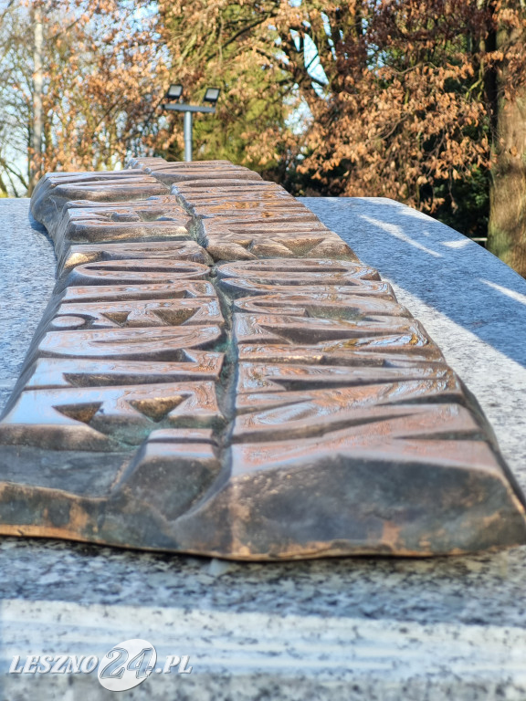 Stawianie Pomnika 55. Pułku Piechoty przed ZST