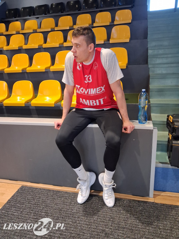 Nowe bandy ledowe w hali Trapez