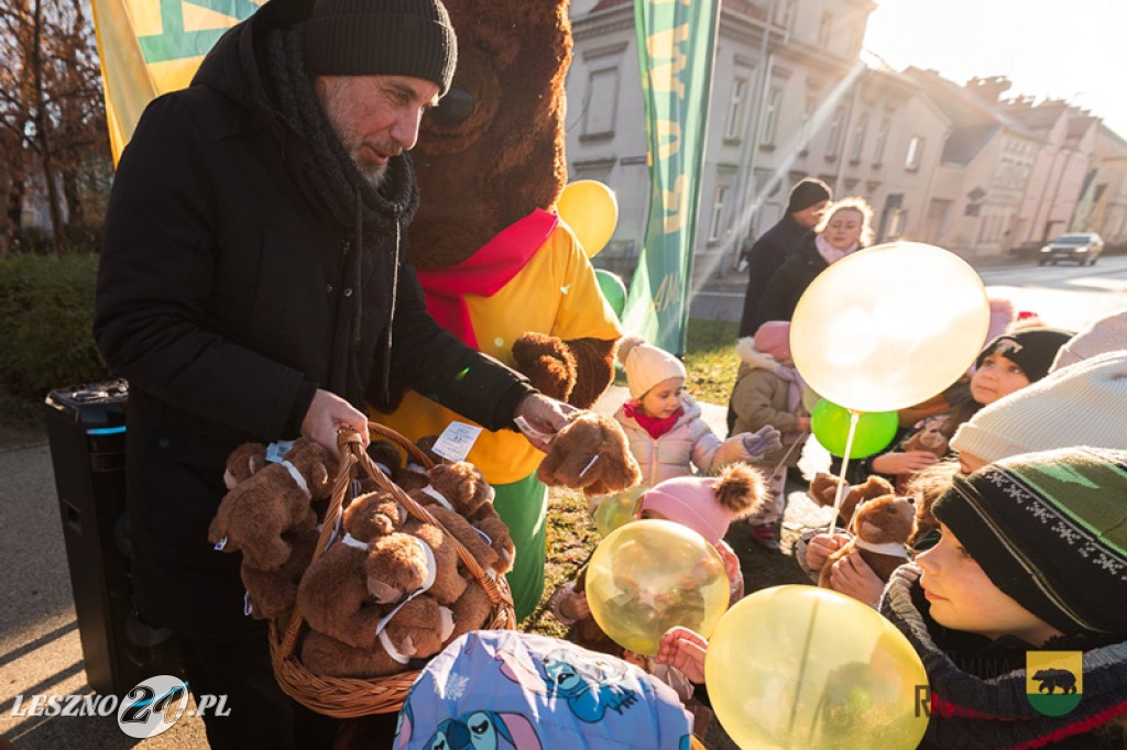 Międzypokoleniowe niedźwiadki na rawickich plantach