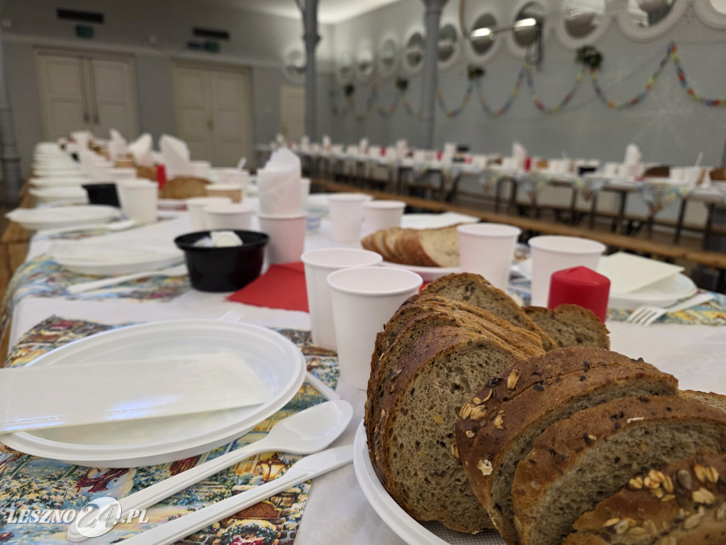 Wigilia dla samotnych i bezdomnych w Lesznie