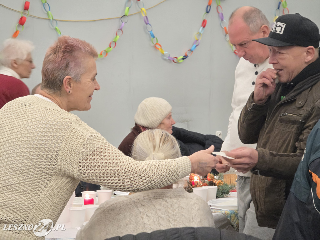 Wigilia dla samotnych i bezdomnych w Lesznie