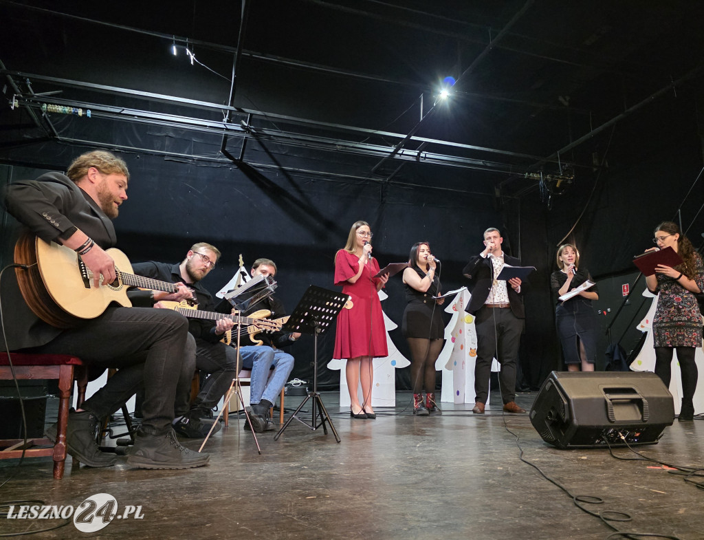 Wigilia dla samotnych i bezdomnych w Lesznie