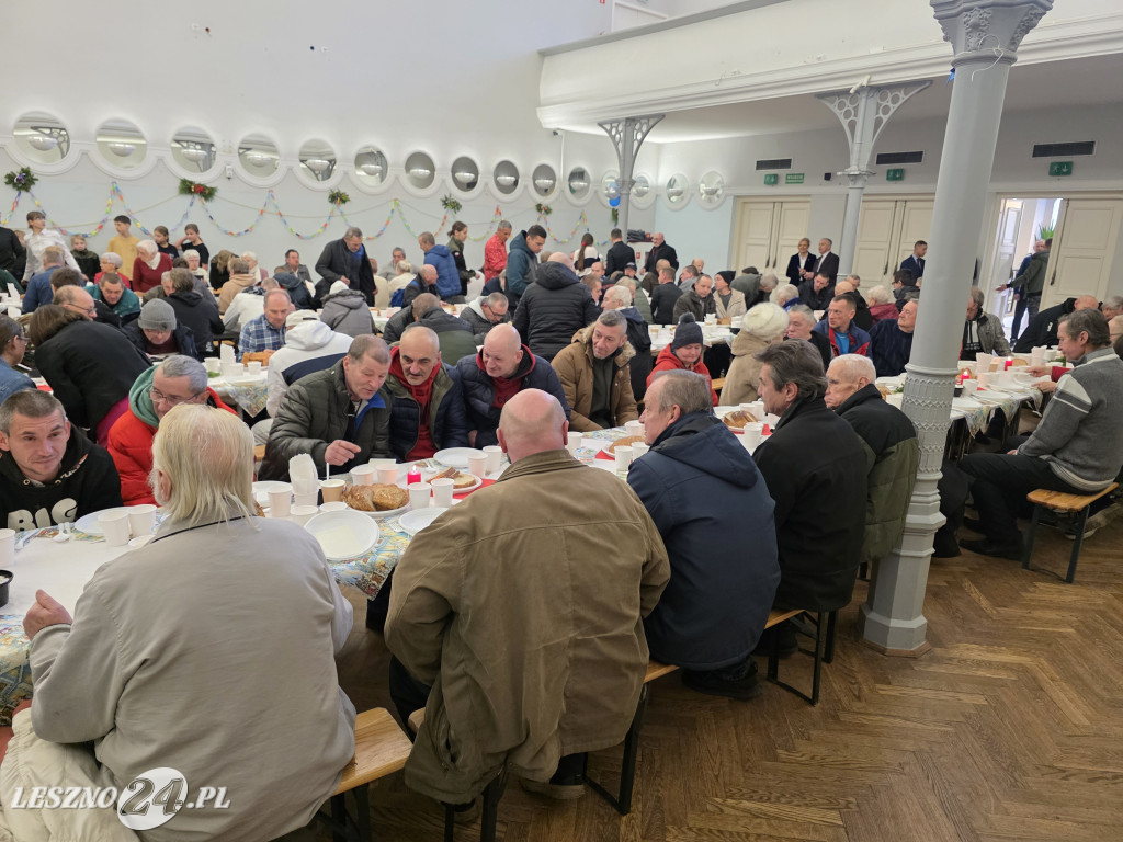 Wigilia dla samotnych i bezdomnych w Lesznie