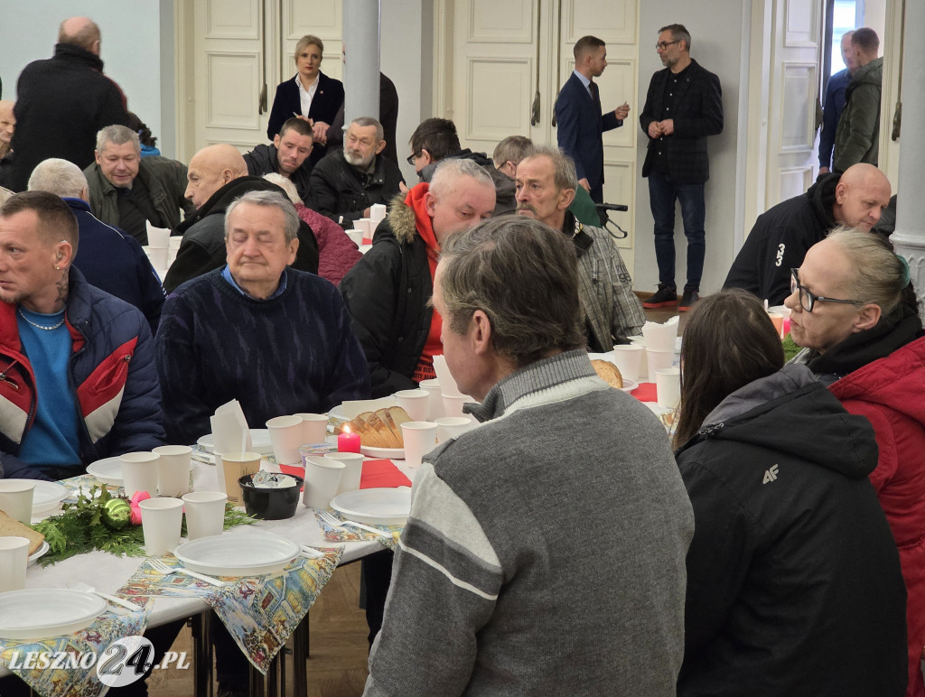 Wigilia dla samotnych i bezdomnych w Lesznie
