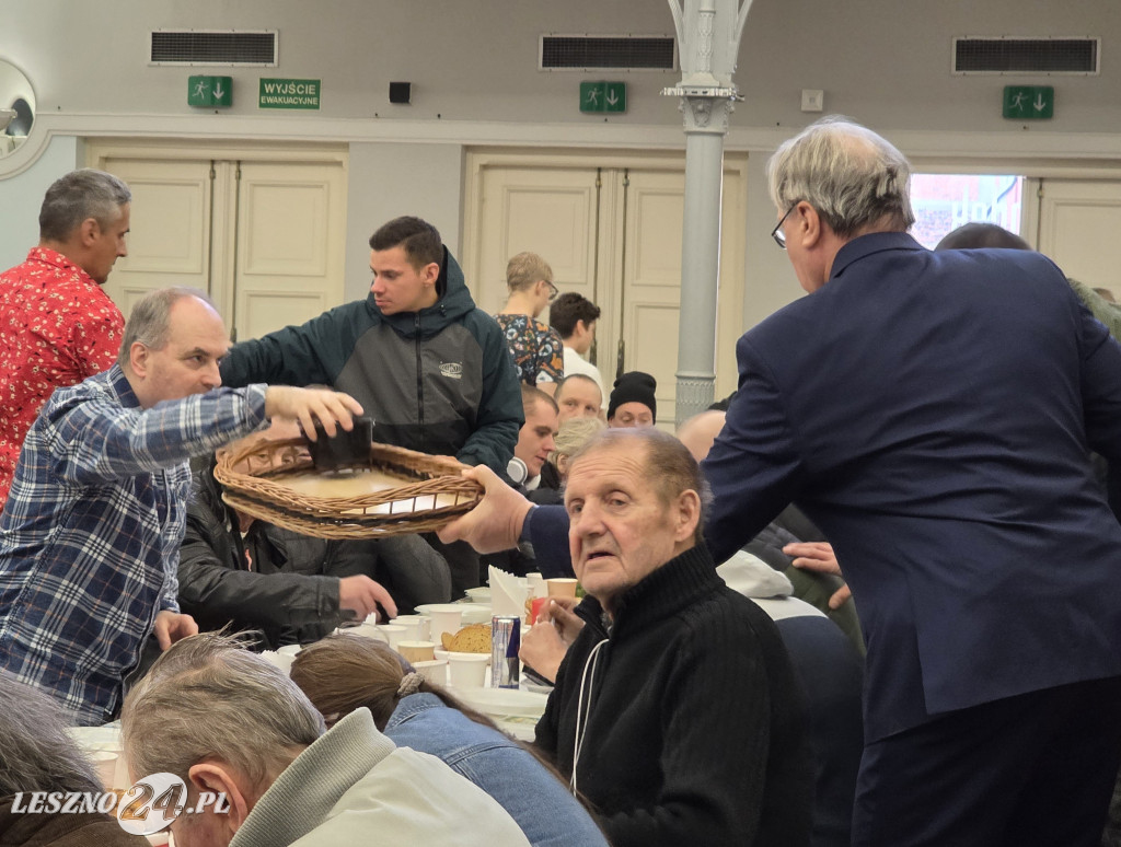Wigilia dla samotnych i bezdomnych w Lesznie