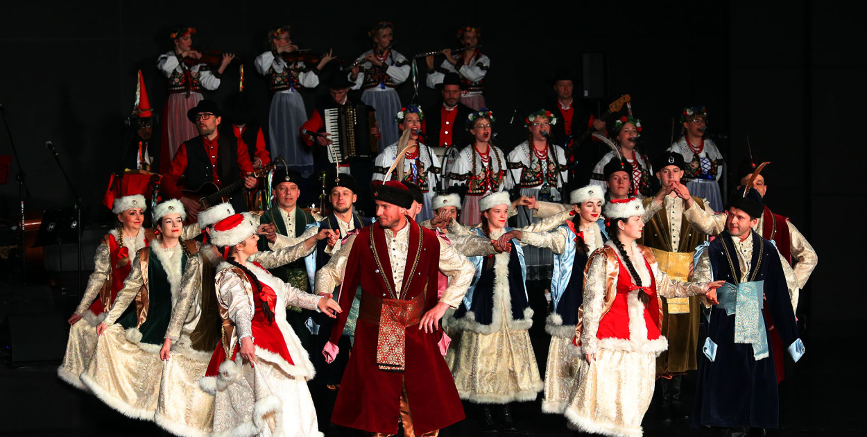 Kolędy na ludowo z tańcem