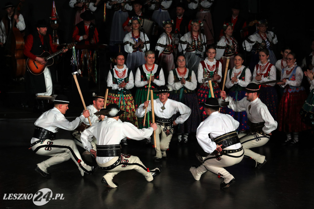 Kolędy na ludowo z tańcem