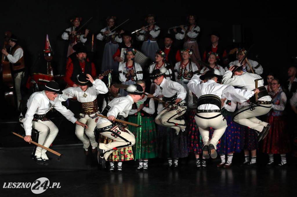 Kolędy na ludowo z tańcem