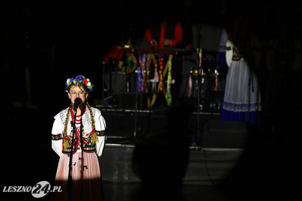 Kolędy na ludowo z tańcem