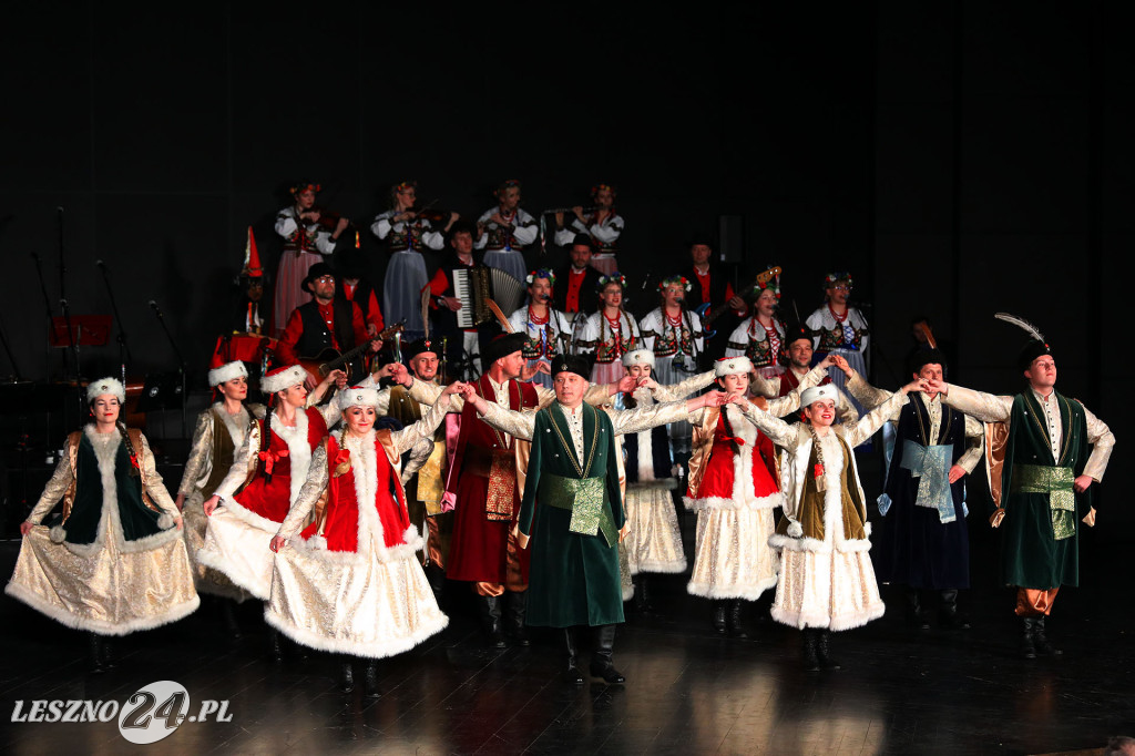 Kolędy na ludowo z tańcem