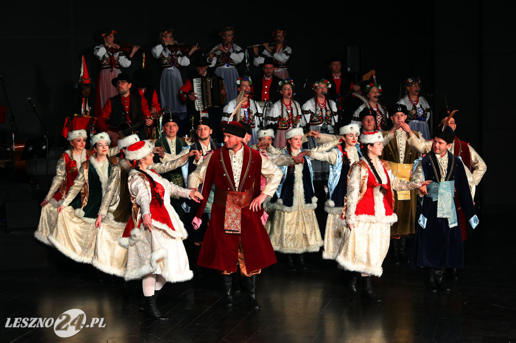 Kolędy na ludowo z tańcem