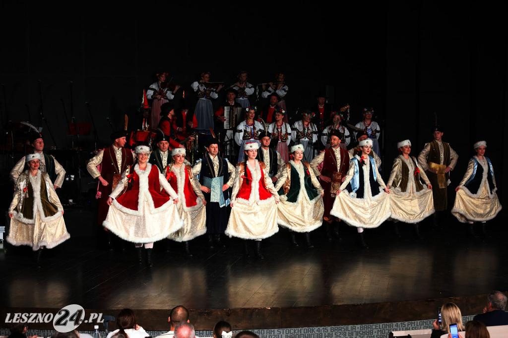 Kolędy na ludowo z tańcem