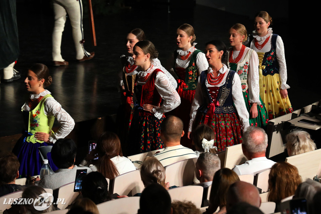 Kolędy na ludowo z tańcem