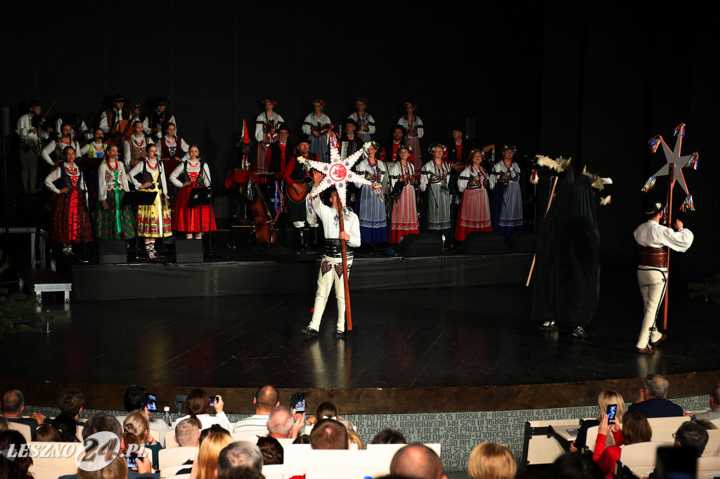 Kolędy na ludowo z tańcem