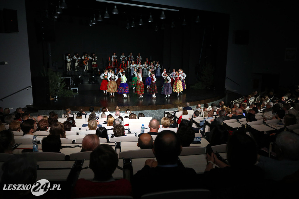 Kolędy na ludowo z tańcem