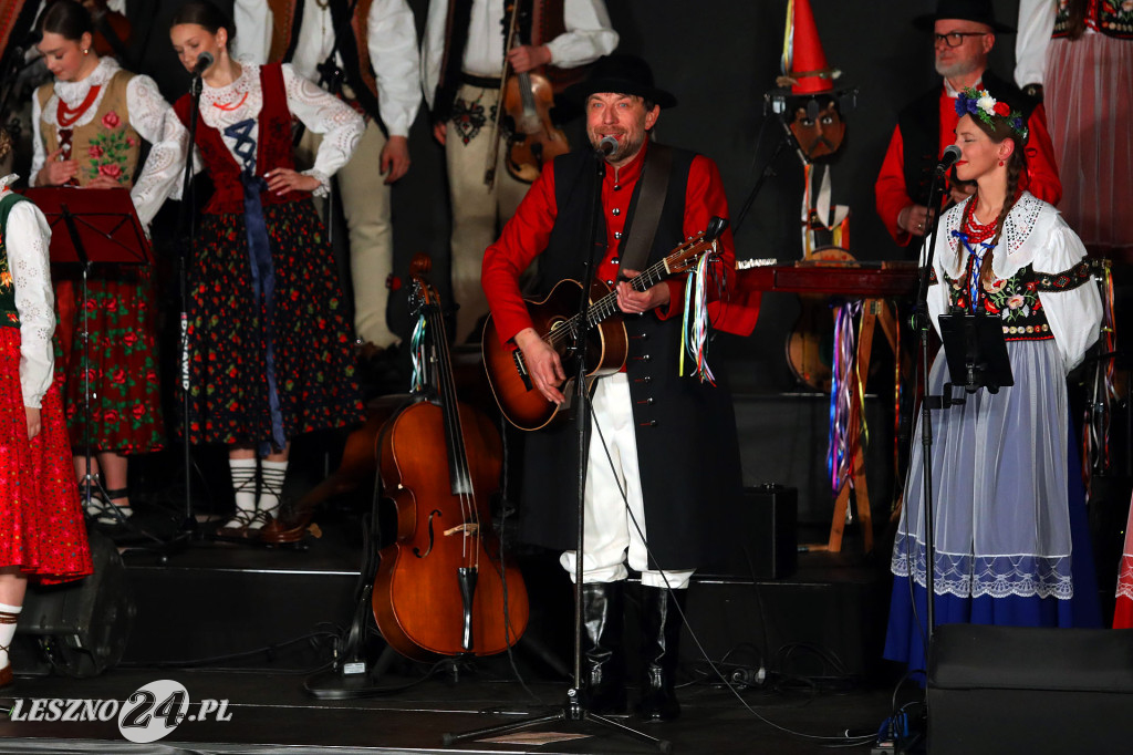 Kolędy na ludowo z tańcem