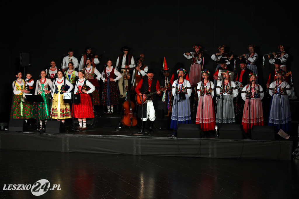 Kolędy na ludowo z tańcem