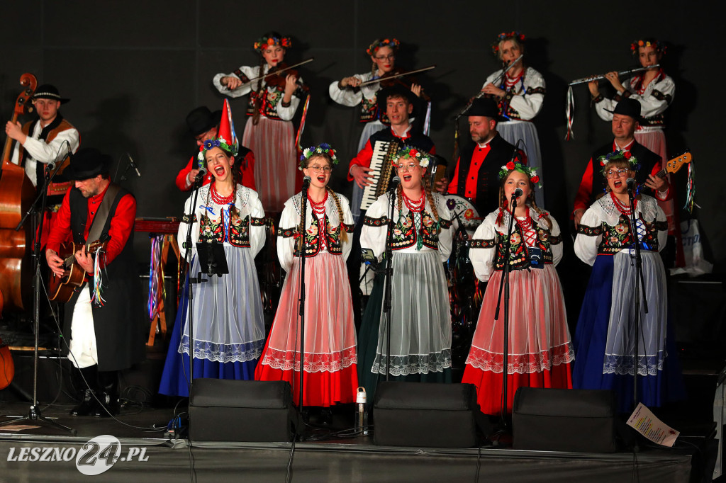 Kolędy na ludowo z tańcem